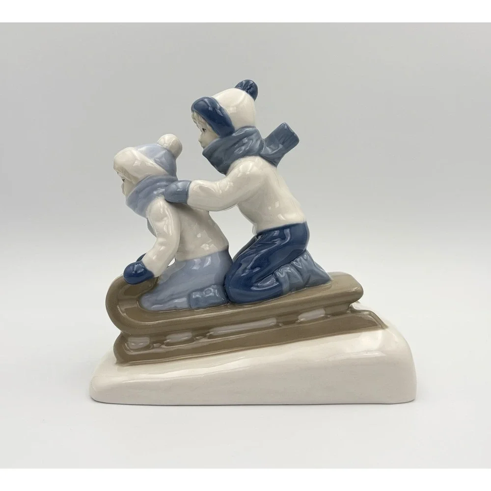 VTG 1992 Paul Sebastian Porcelana de Cuernavaca Children Sledding Sled Figurine